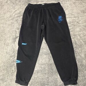 Brand: Nike
Size: XL
Color: Black